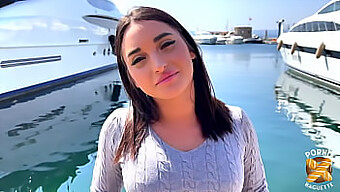 Bu Fransız Amatör Videosunda Sarah Louise Young'In Güzelliğinin Ve Yaramazlığının Tadını Çıkarın