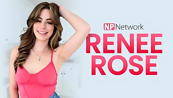 Renee Rose, Üvey Kardeşinin Penisine Binmekten Buharlı Bir Rol Yapma Senaryosunda Zevk Alıyor